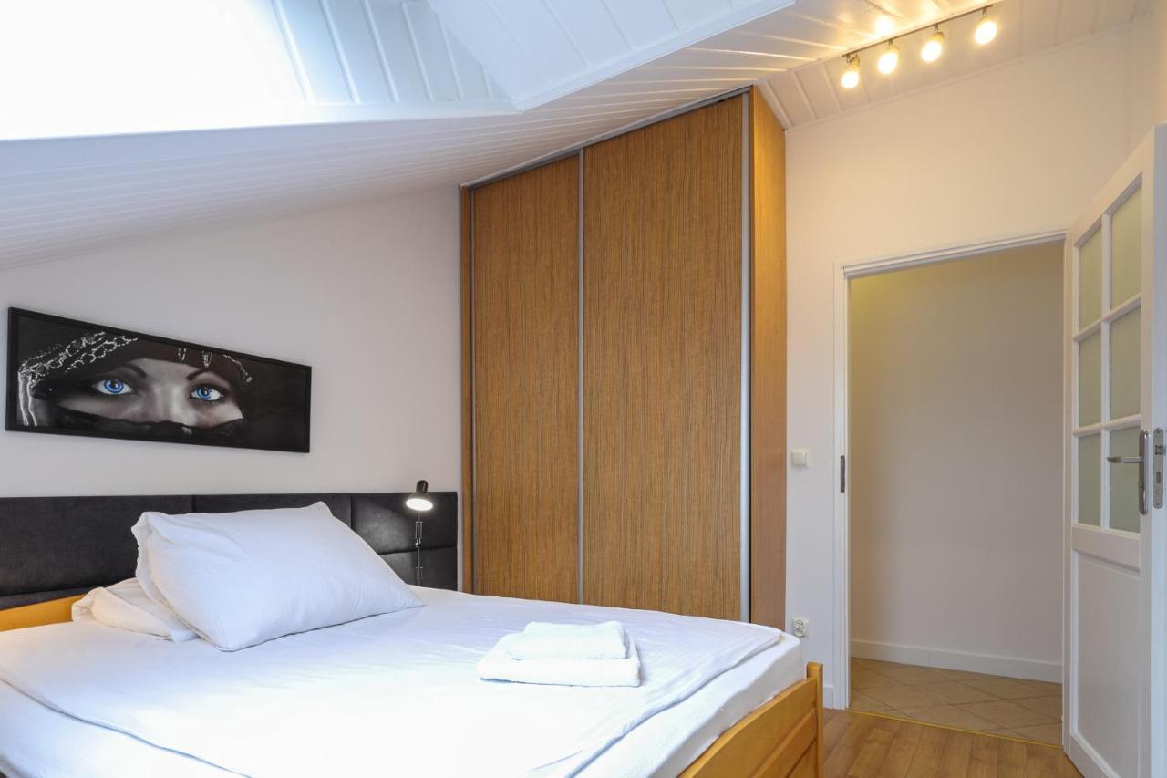 Dworek Rozany Hotel & Restauracja นามิสลอฟ ภายนอก รูปภาพ