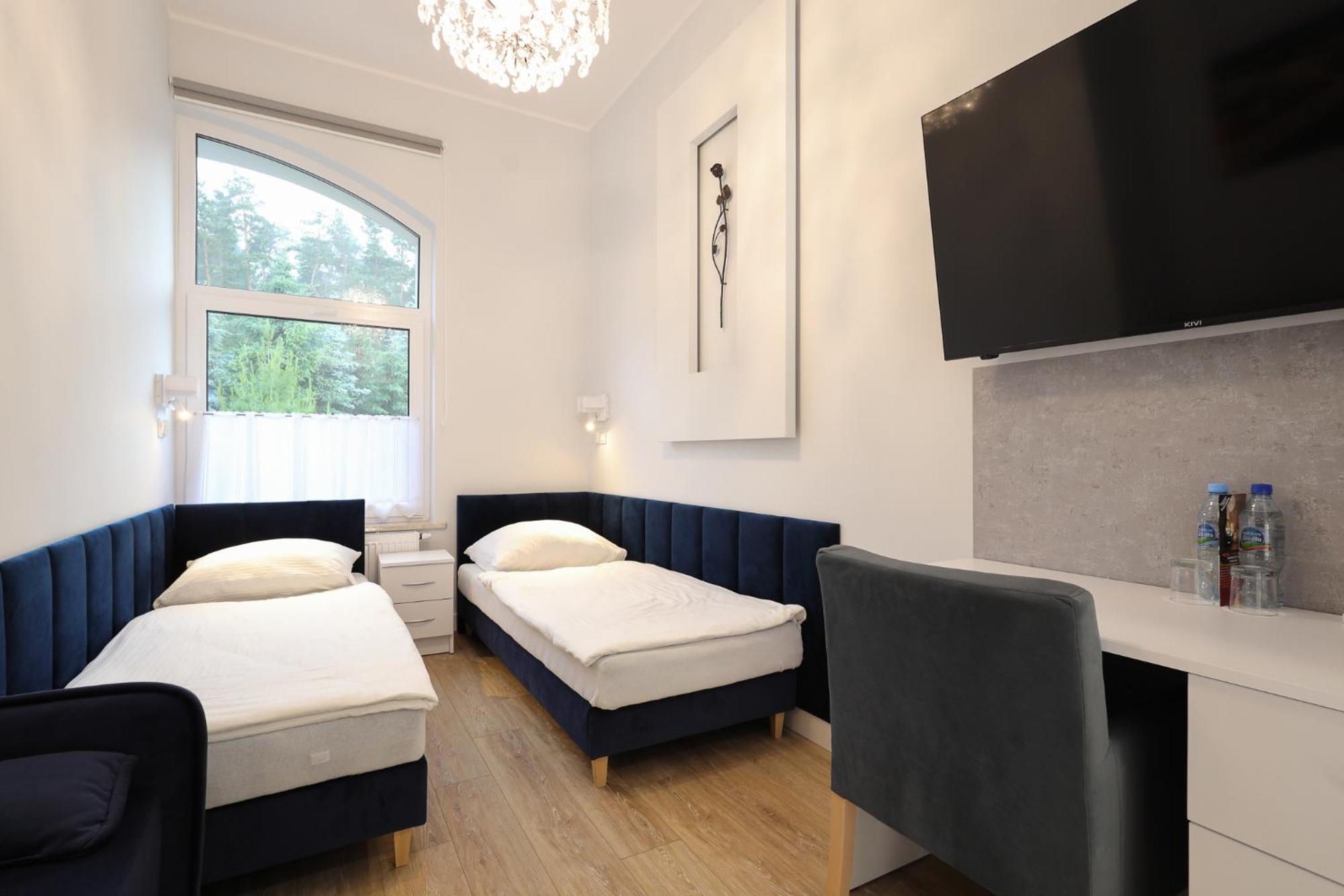 Dworek Rozany Hotel & Restauracja นามิสลอฟ ภายนอก รูปภาพ