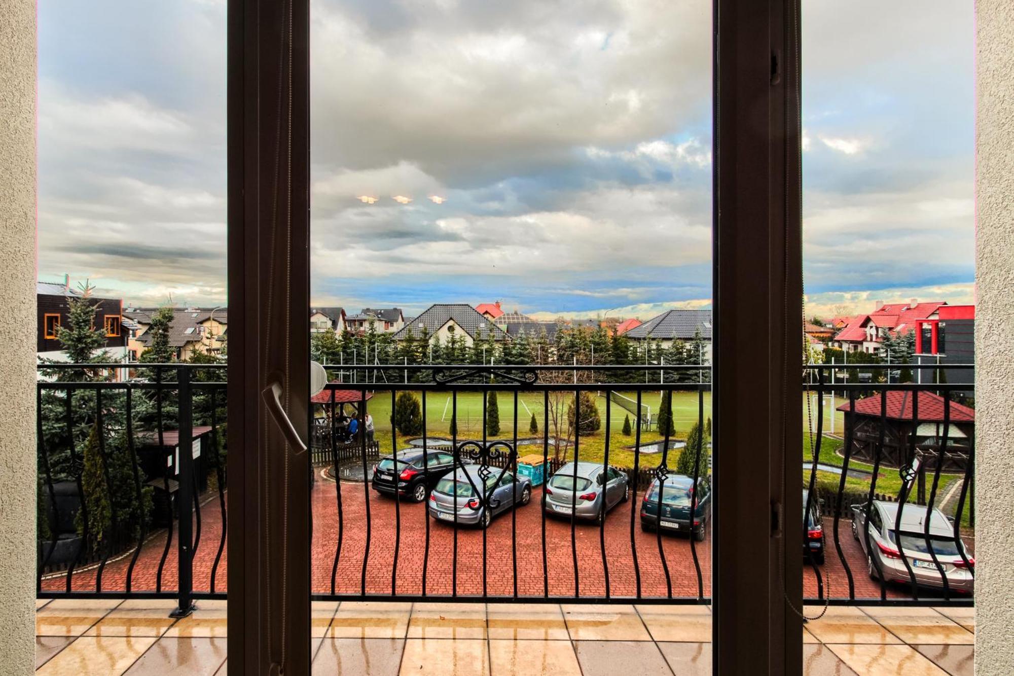 Dworek Rozany Hotel & Restauracja นามิสลอฟ ภายนอก รูปภาพ