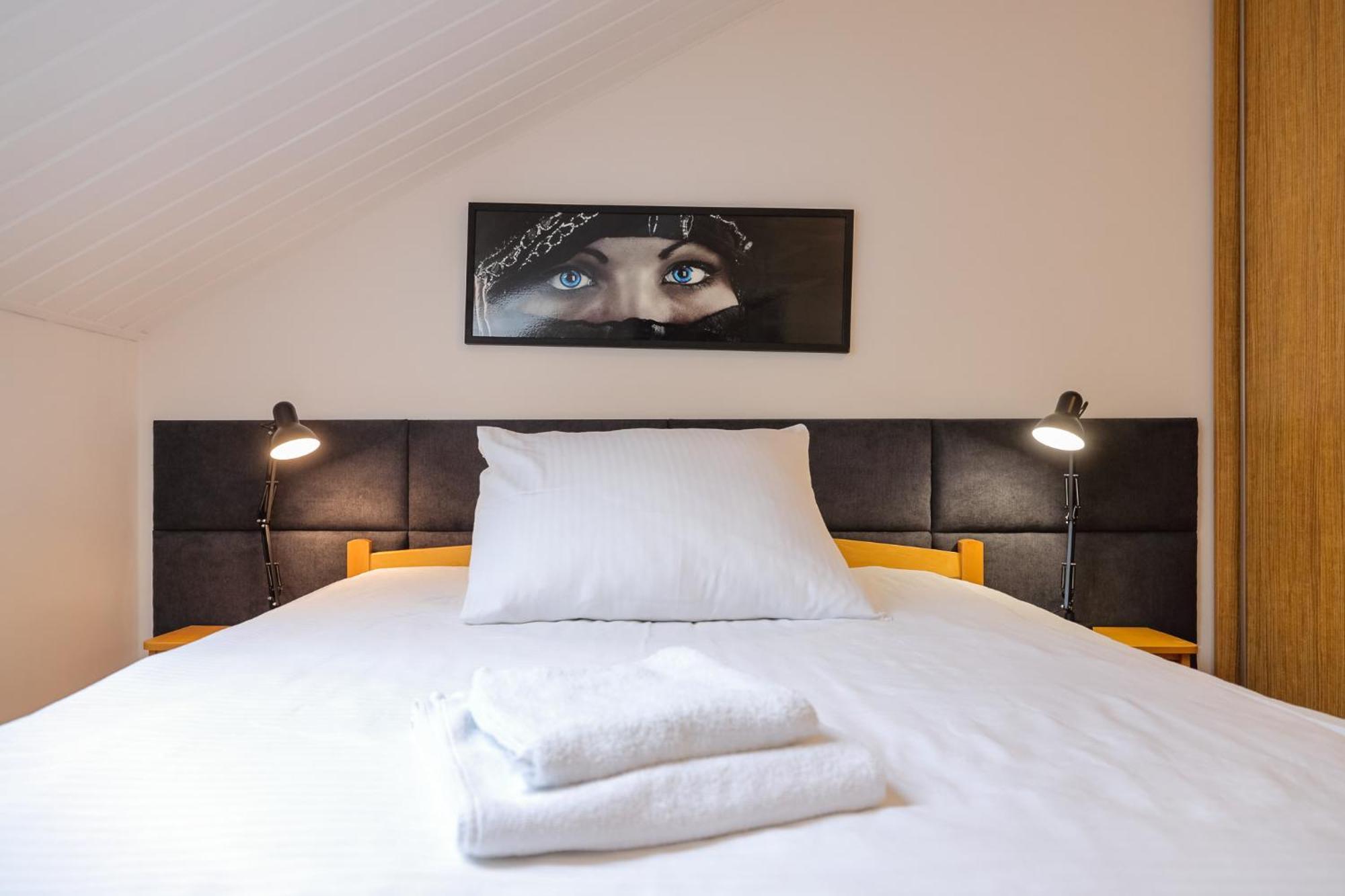 Dworek Rozany Hotel & Restauracja นามิสลอฟ ภายนอก รูปภาพ